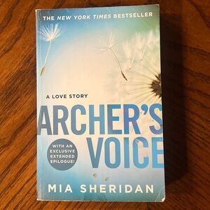 BOOK Archer's Voice Book by Mia Sheridan, A Love Story, NYT Best Seller